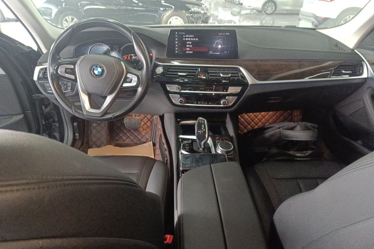Used BMW 5 Series 2018 525Li Luxury Package Center Console