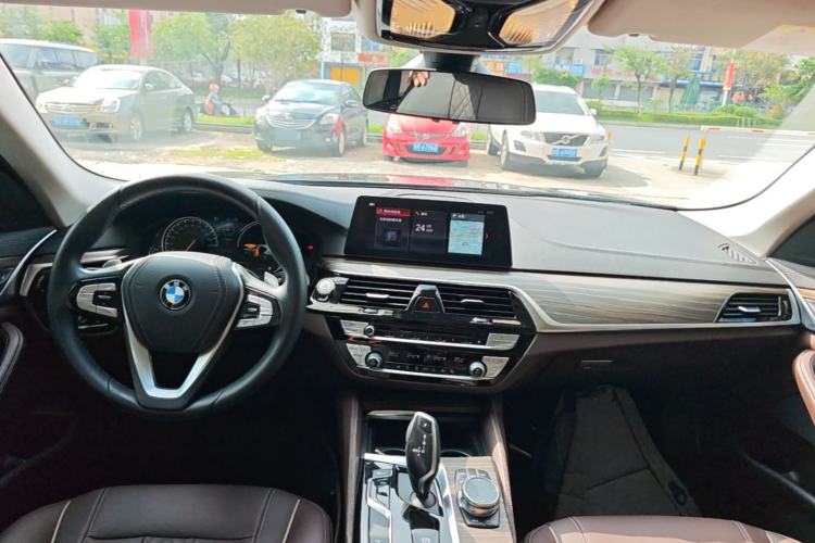 Used BMW 5 Series 2018 Revised Version 530Li Leading Edition Luxury Package Center Console