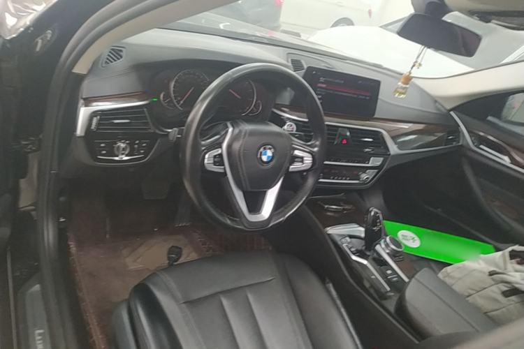 Used BMW 5 Series 2018 525Li Luxury Package Center Console