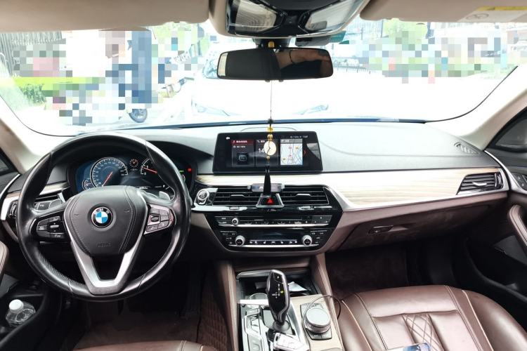 Used BMW 5 Series 2018 530Li Luxury Edition Premium Package Center Console
