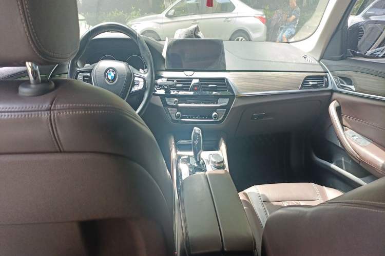 Used BMW 5 Series 2018 530Li Leading Edition Luxury Package Center Console