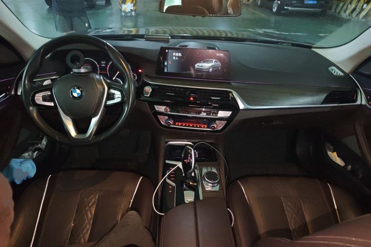Used BMW 5 Series 2018 Facelifted 530Li Luxury Edition Premium Package Center Console