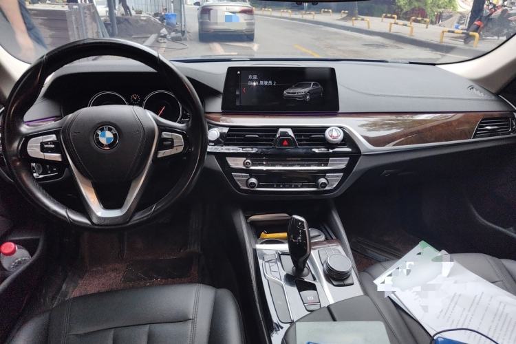 Used BMW 5 Series 2018 525Li Luxury Package Center Console