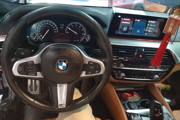 Used BMW 5 Series 2018 525i M Sport Package Center Console