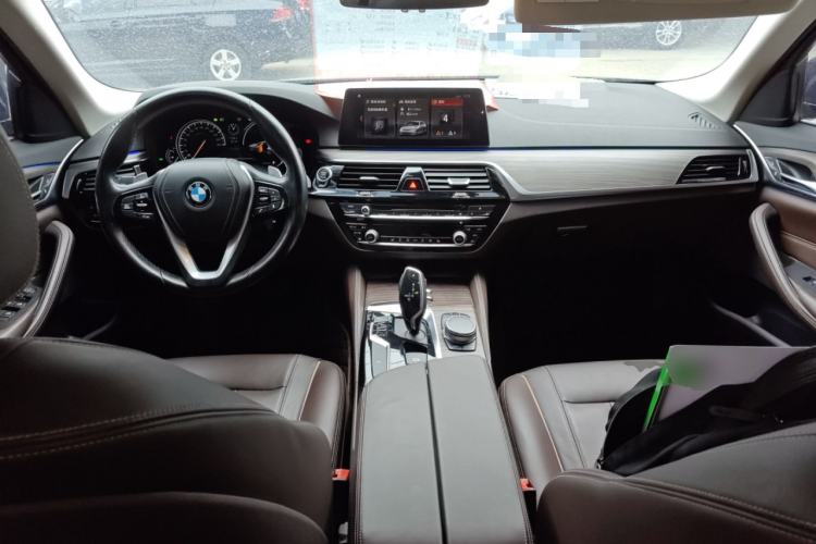 Used BMW 5 Series 2018 530Li xDrive Luxury Package Center Console