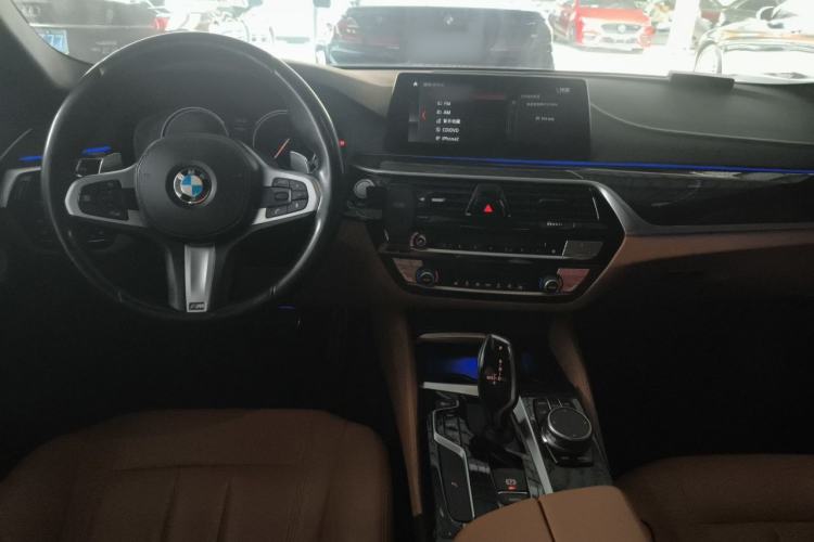Used BMW 5 Series 2018 530Li Leading Model M Sport Package Center Console