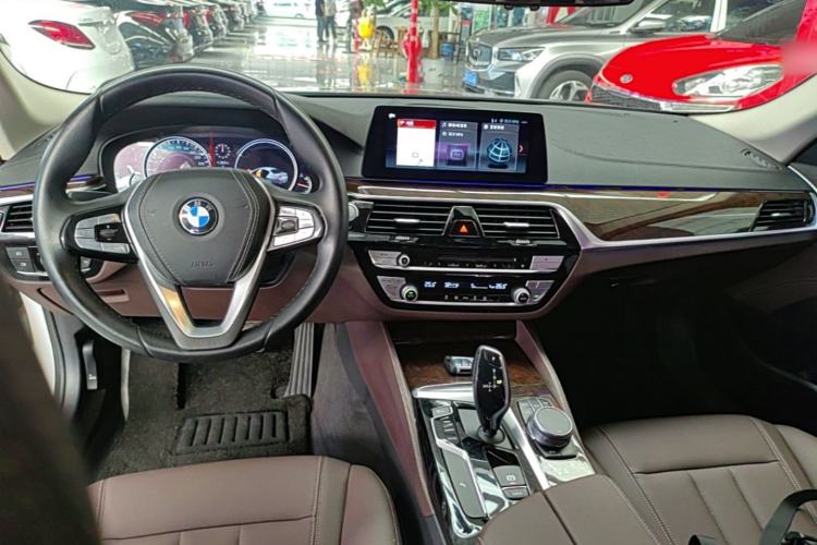 Used BMW 5 Series 2018 525Li Luxury Package Center Console