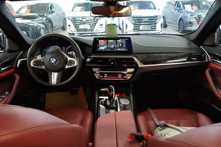 Used BMW 5 Series 2018 Restyled 530Li Luxury Edition M Sport Package Center Console