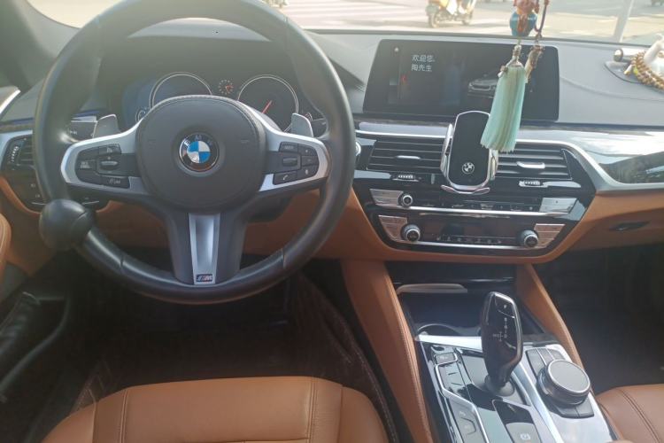 Used BMW 5 Series 2018 Restyled 530Li Leading Edition M Sport Package Center Console