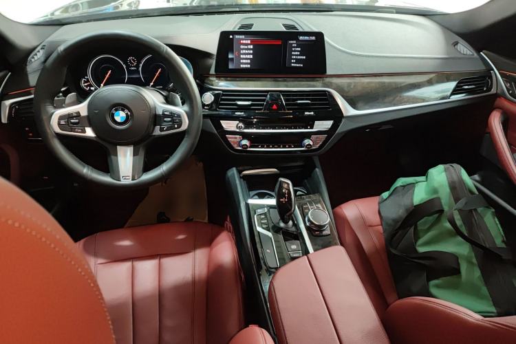 Used BMW 5 Series 2018 Restyled 530Li Leading Edition M Sport Package Center Console
