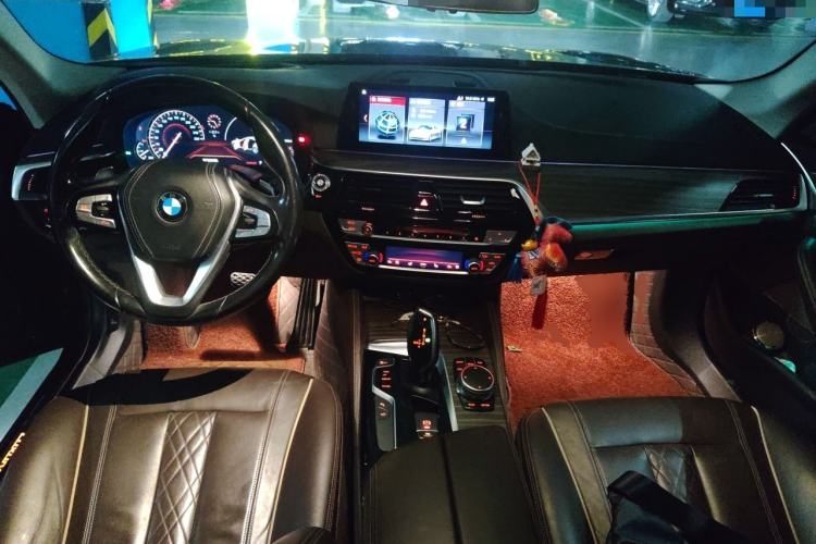 Used BMW 5 Series 2018 Facelifted 530Li Luxury Edition Premium Package Center Console