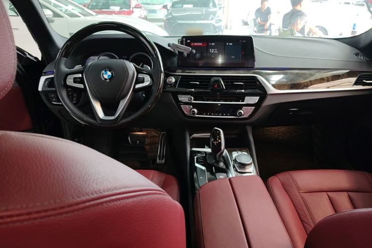 Used BMW 5 Series 2018 530Li Leading Model M Sport Package Center Console