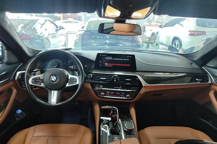 Used BMW 5 Series 2018 530Li Luxury Edition M Sport Package Center Console