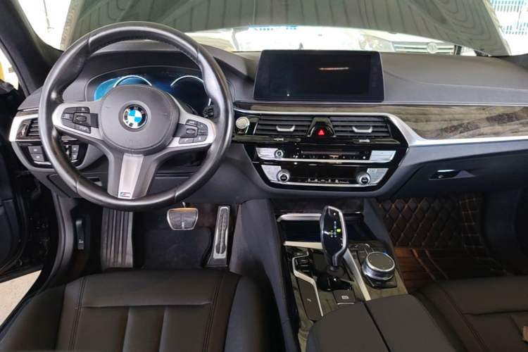 Used BMW 5 Series 2018 525Li M Sport Package Center Console