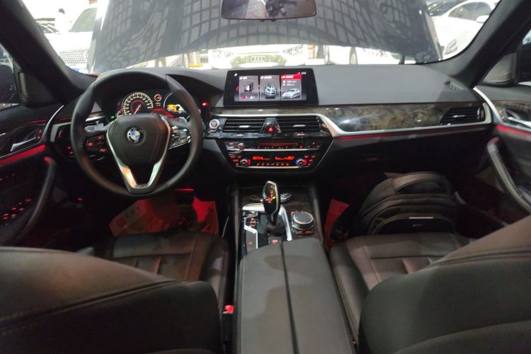Used BMW 5 Series 2018 530Li Leading Model M Sport Package Center Console