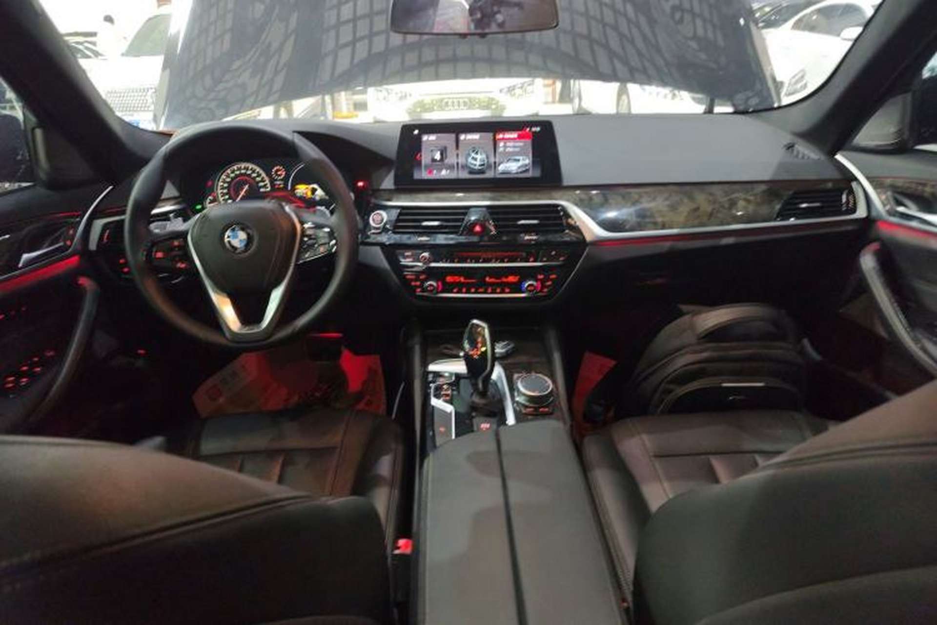 Used BMW 5 Series 2018 530Li Leading Model M Sport Package Center Console