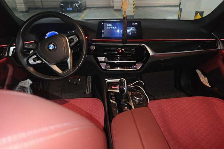 Used BMW 5 Series 2018 Restyled 530Li Leading Edition M Sport Package Center Console