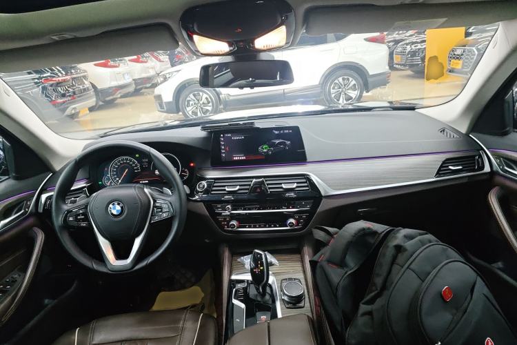 Used BMW 5 Series 2018 Facelifted 530Li xDrive Luxury Package Center Console