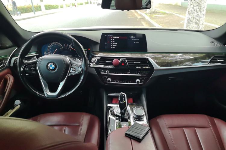 Used BMW 5 Series 2018 530Li Leading Model M Sport Package Center Console