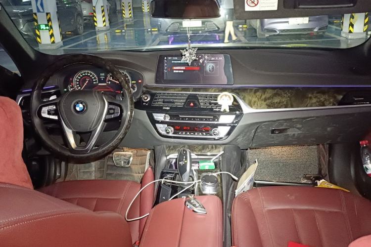 Used BMW 5 Series 2018 530Li Leading Model M Sport Package Center Console