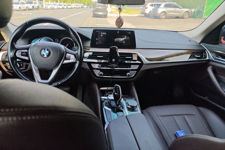Used BMW 5 Series 2018 525Li Luxury Package Center Console