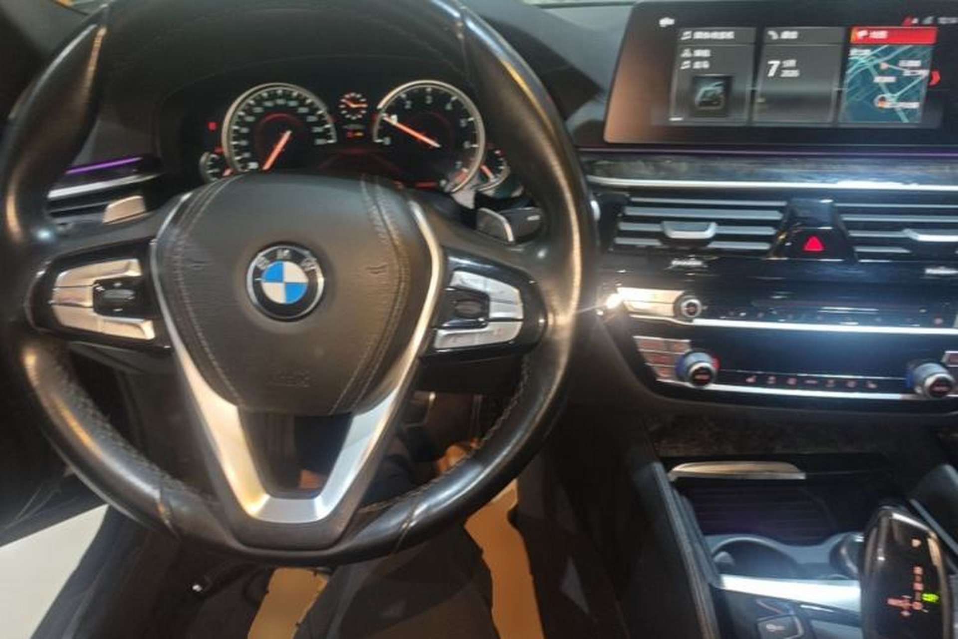 Used BMW 5 Series 2018 Restyled 530Li Leading Edition M Sport Package Center Console