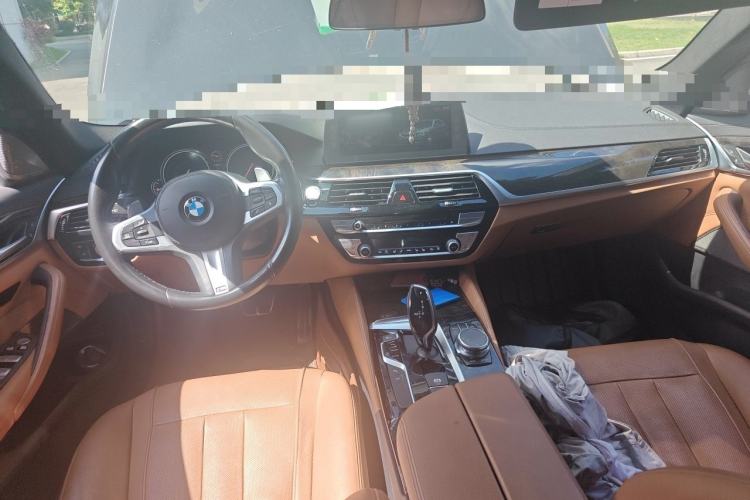 Used BMW 5 Series 2018 Restyled 530Li Luxury Edition M Sport Package Center Console