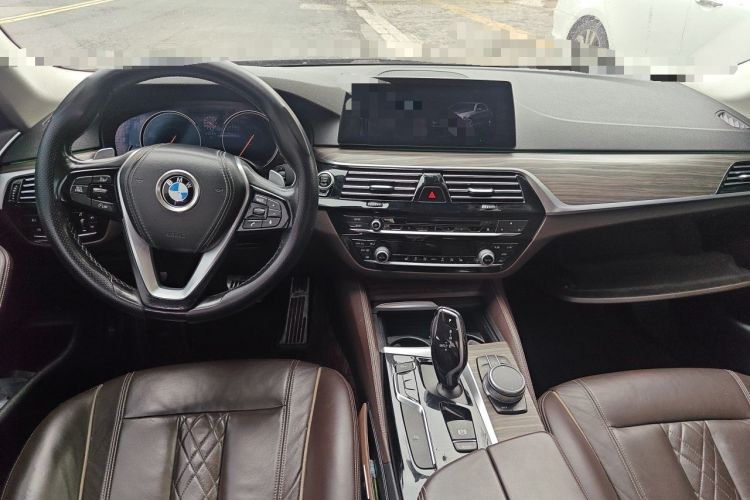 Used BMW 5 Series 2018 530Li xDrive Luxury Package Center Console
