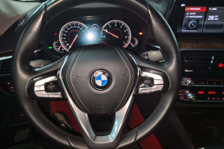 Used BMW 5 Series 2018 525Li Luxury Package Center Console