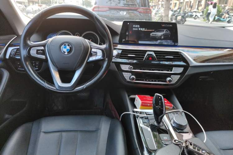 Used BMW 5 Series 2018 525Li Luxury Package Center Console