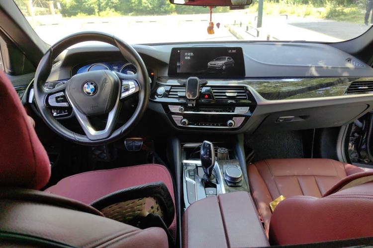 Used BMW 5 Series 2018 Restyled 530Li Leading Edition M Sport Package Center Console
