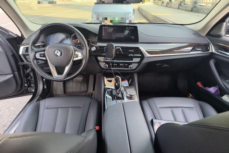 Used BMW 5 Series 2018 525Li Luxury Package Center Console