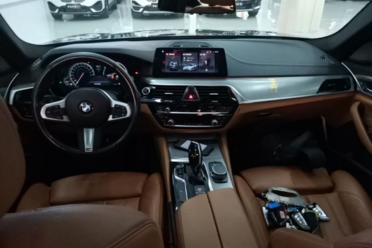 Used BMW 5 Series 2018 525i M Sport Package Center Console