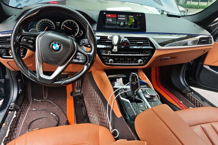 Used BMW 5 Series 2018 530Li Leading Model M Sport Package Center Console