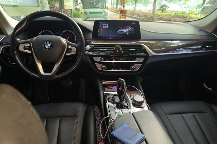 Used BMW 5 Series 2018 525Li Luxury Package Center Console