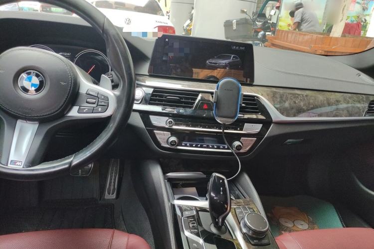 Used BMW 5 Series 2018 Restyled 530Li Luxury Edition M Sport Package Center Console