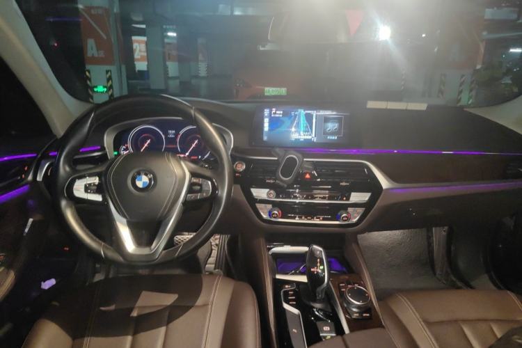 Used BMW 5 Series 2018 525Li Luxury Package Center Console