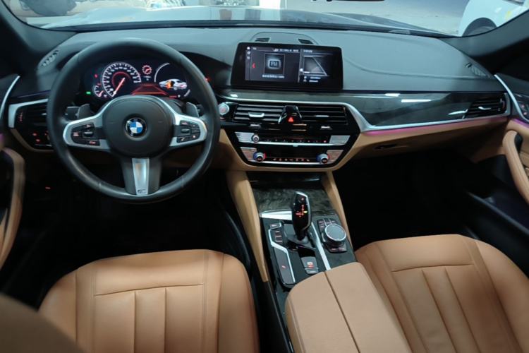 Used BMW 5 Series 2018 Restyled 530Li Leading Edition M Sport Package Center Console