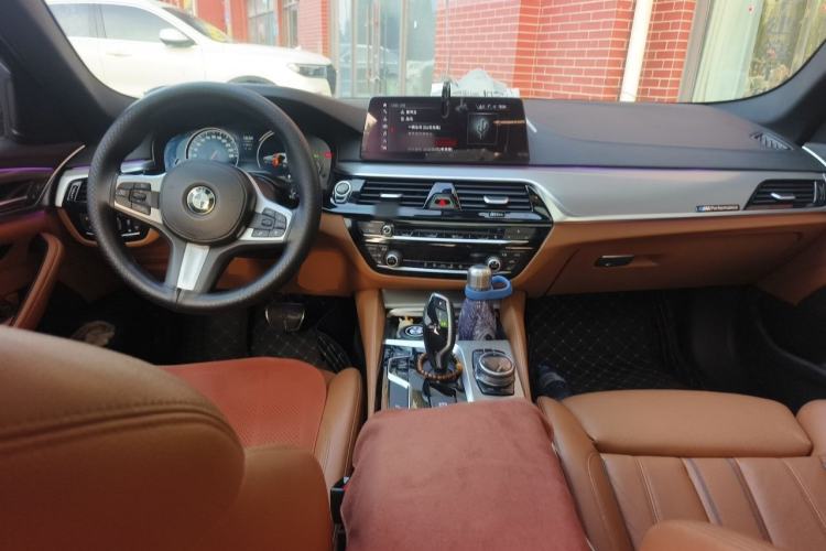 Used BMW 5 Series 2018 525i M Sport Package Center Console