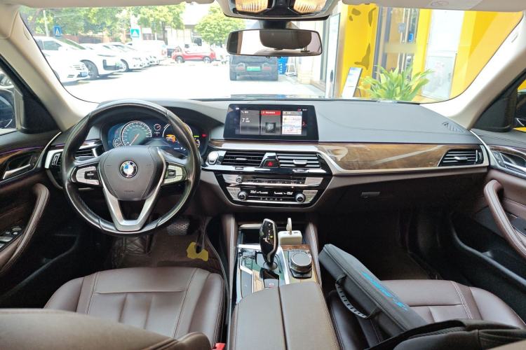 Used BMW 5 Series 2018 525Li Luxury Package
