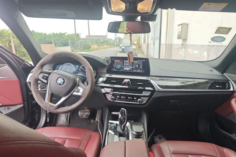 Used BMW 5 Series 2018 Restyled 530Li Leading Edition M Sport Package Center Console