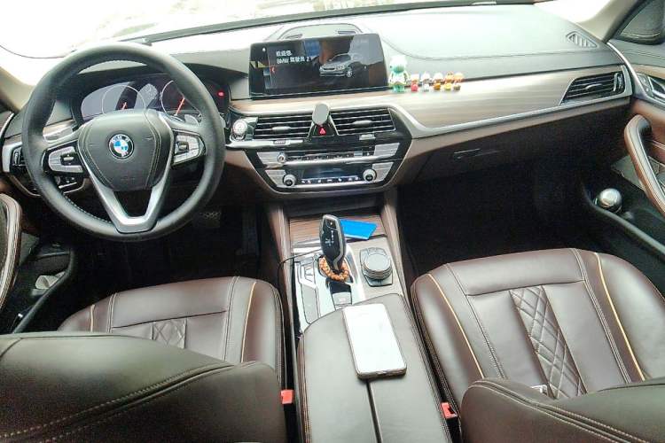 Used BMW 5 Series 2018 530Li Leading Edition Luxury Package Center Console