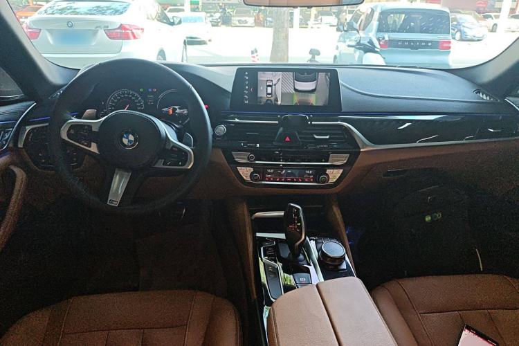Used BMW 5 Series 2018 Restyled 530Li Luxury Edition M Sport Package Center Console