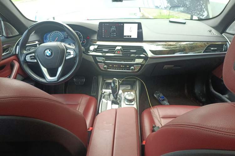 Used BMW 5 Series 2018 Restyled 530Li Leading Edition M Sport Package Center Console