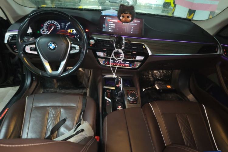 Used BMW 5 Series 2018 Facelifted 530Li Luxury Edition Premium Package Center Console
