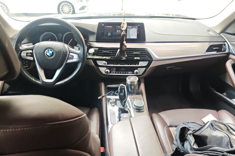 Used BMW 5 Series 2018 Revised 540Li Executive Edition Center Console
