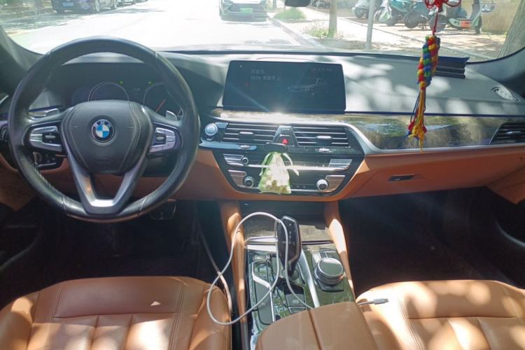 Used BMW 5 Series 2018 Restyled 530Li Leading Edition M Sport Package Center Console