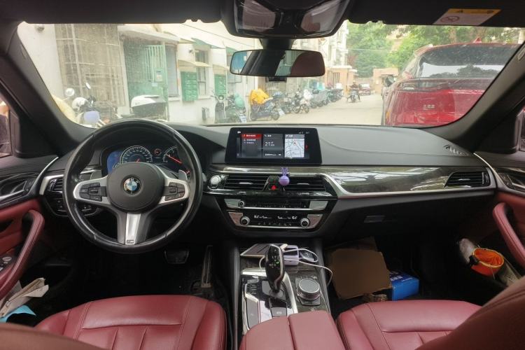 Used BMW 5 Series 2018 Facelifted 530Li xDrive M Sport Package Center Console