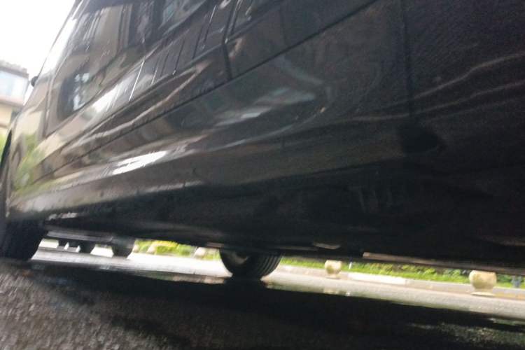 Used BMW 5 Series 2018 525Li M Sport Package Chassis Front Right