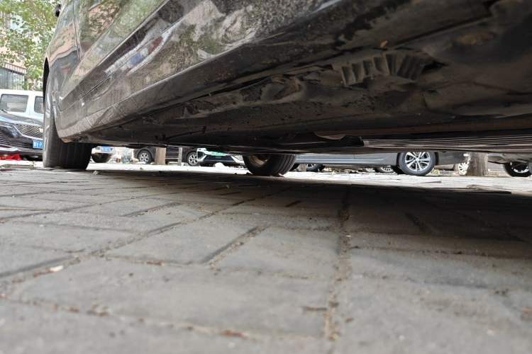 Used BMW 5 Series 2018 528Li Launch Special Edition Chassis Front Right